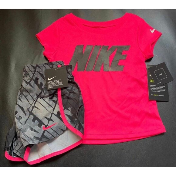 NWT Nike Athletic Set Girls Size 3T - Picture 1 of 3